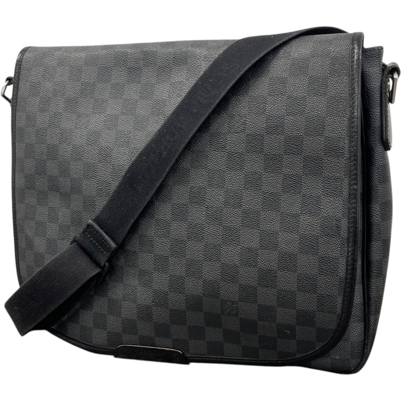 Men's Damier Graphite Daniel Mm Messenger Bag Black