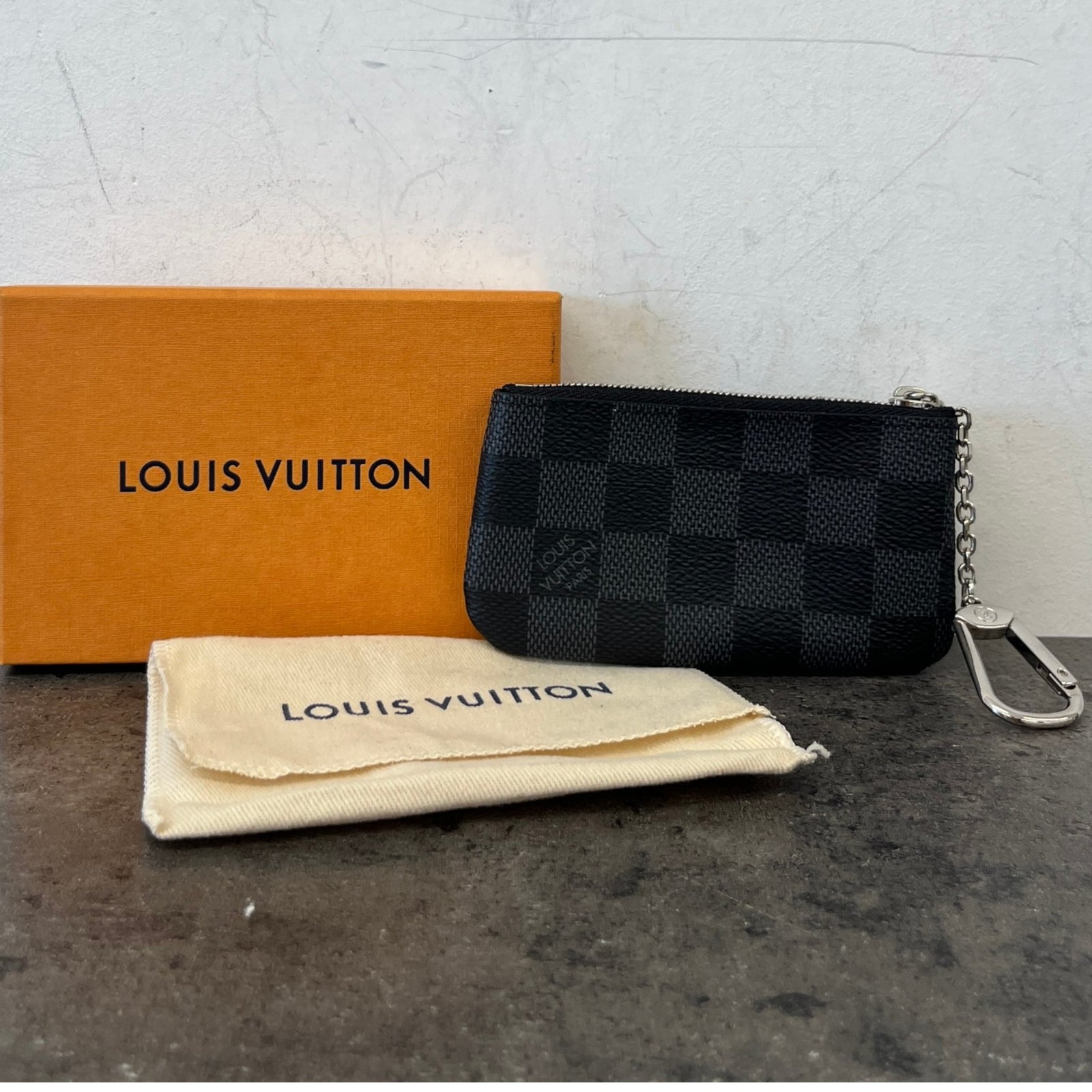 Damier Graphite Key Pouch Keyring Black - Photo 9