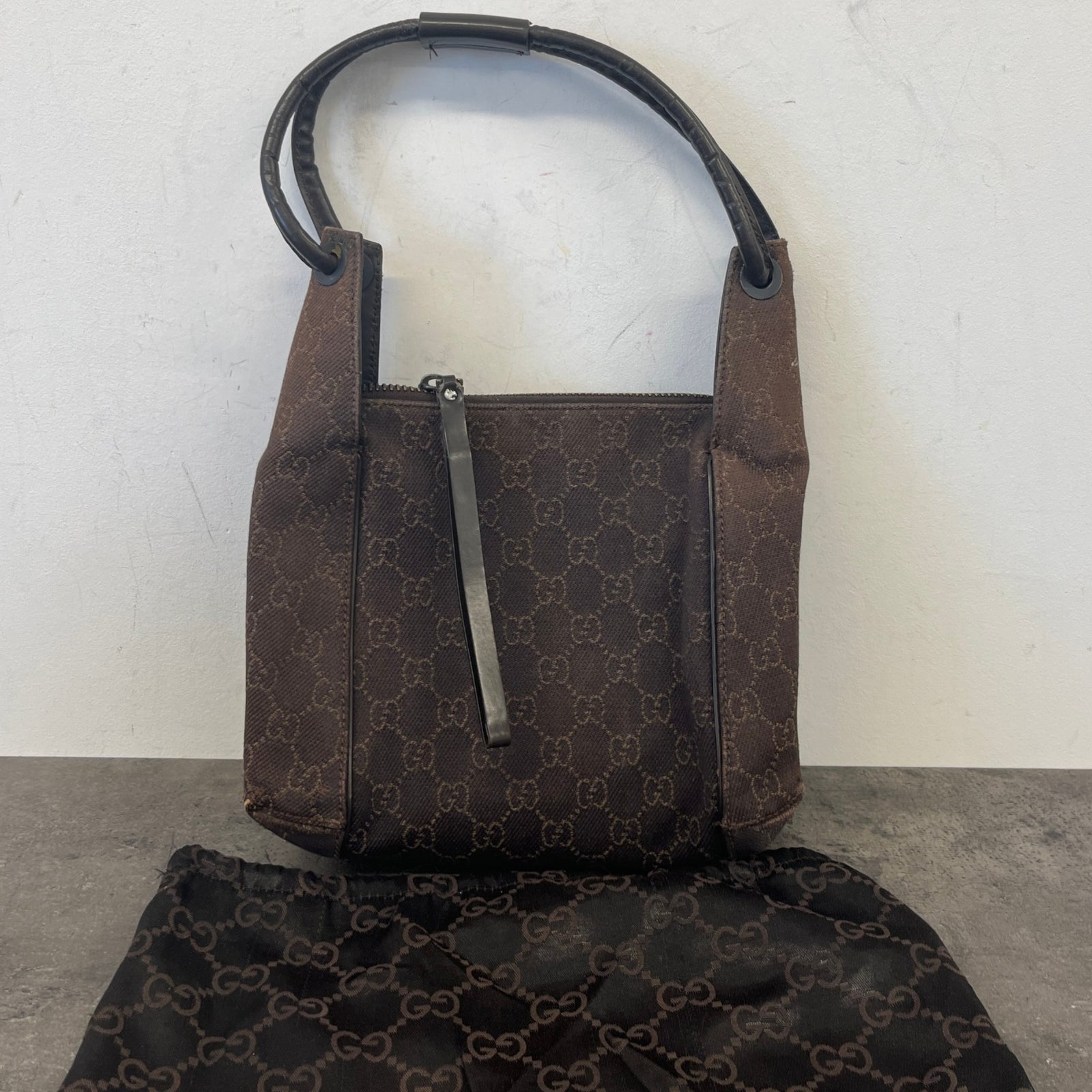 Women's Gg Supreme Hobo Handbag Brown - Photo 12
