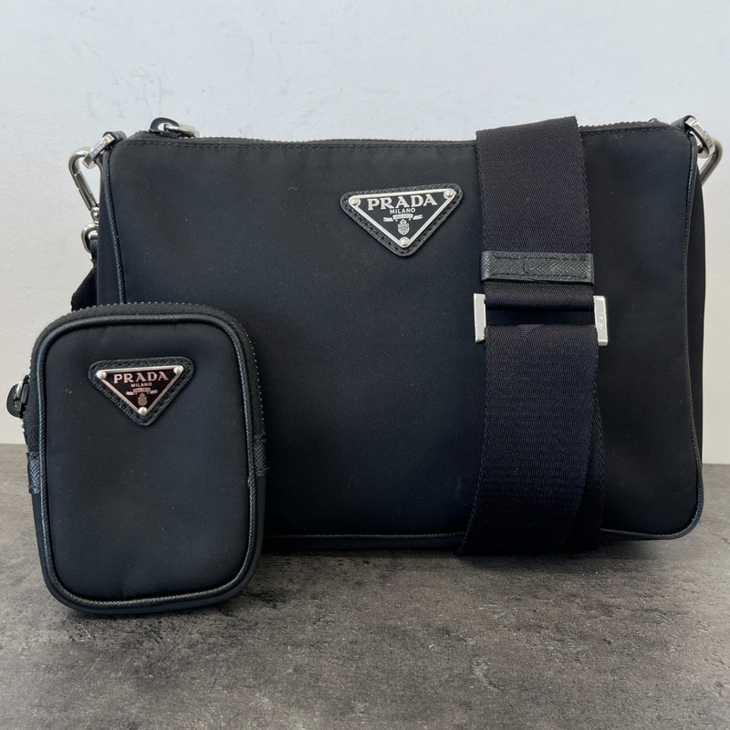 Men's Plaque Logo Re-Nylon Saffiano Messenger Bag Black