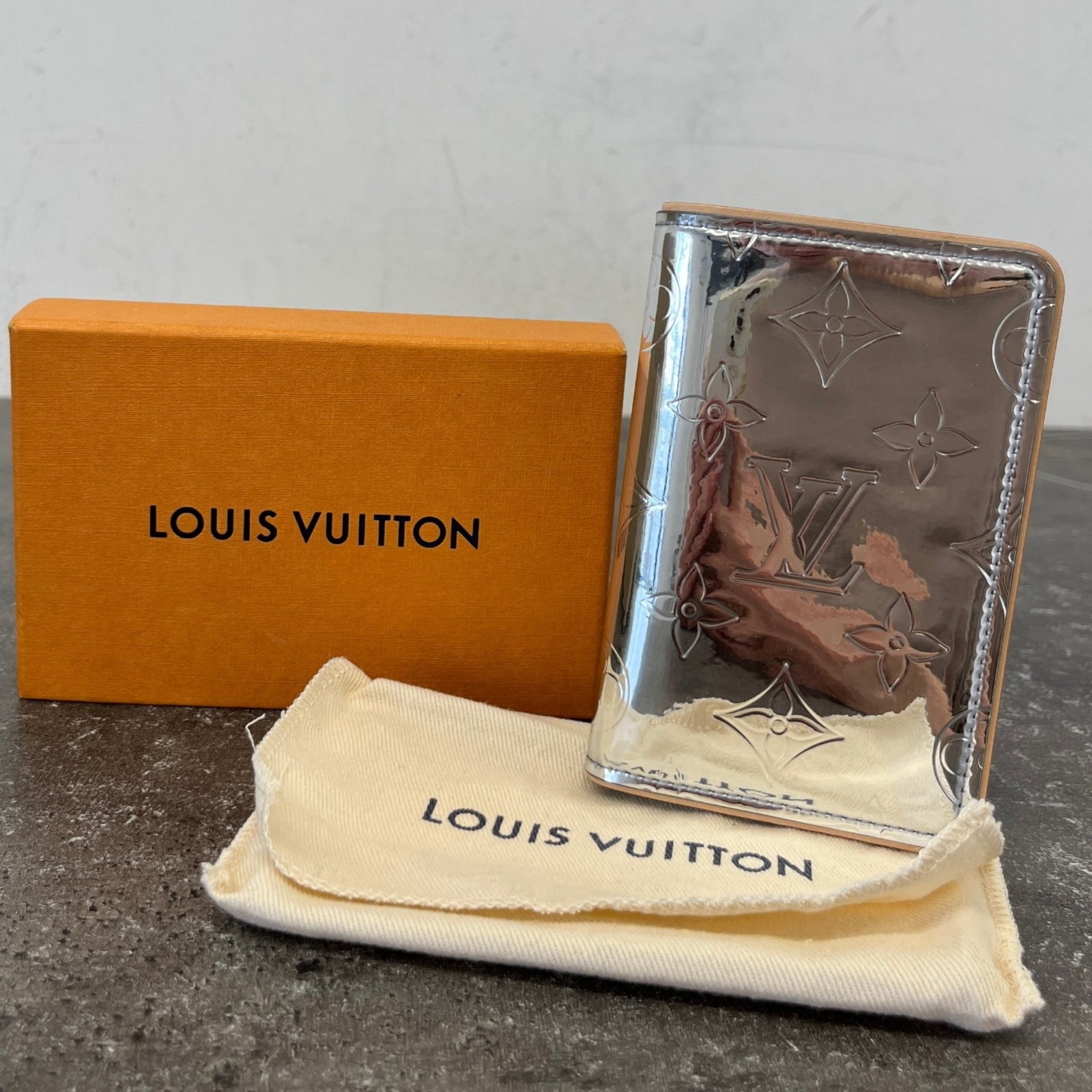 Women's Louis Vuitton Monogram Mirror Slender Pocket Organizer Card Holder Silver - Photo 9