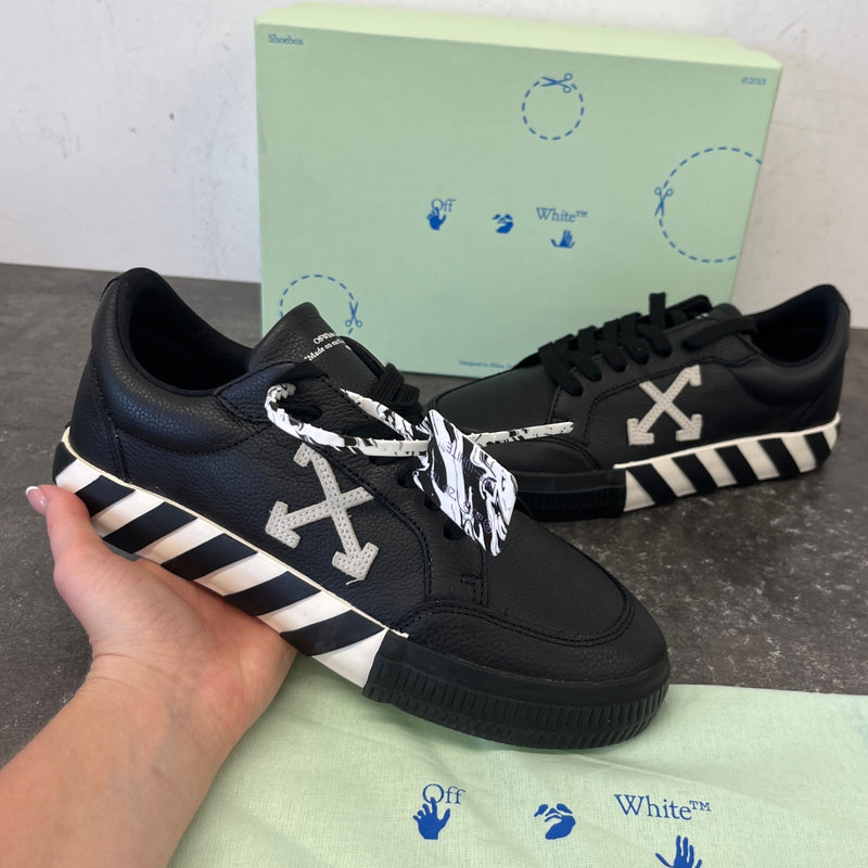 Men's Vulcanised Low Trainers Black Size EU 40 / UK 6