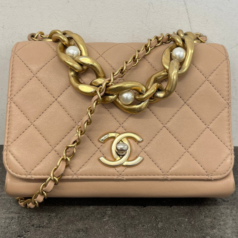 Women's Cc Pearl Chain Crossbody Flap Bag Pink