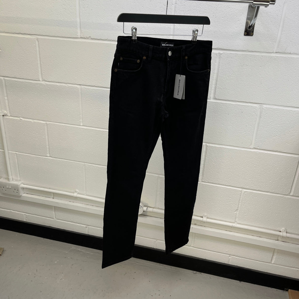 Men's Straight Embossed Logo Jeans Black Size M / W32 - Photo 10