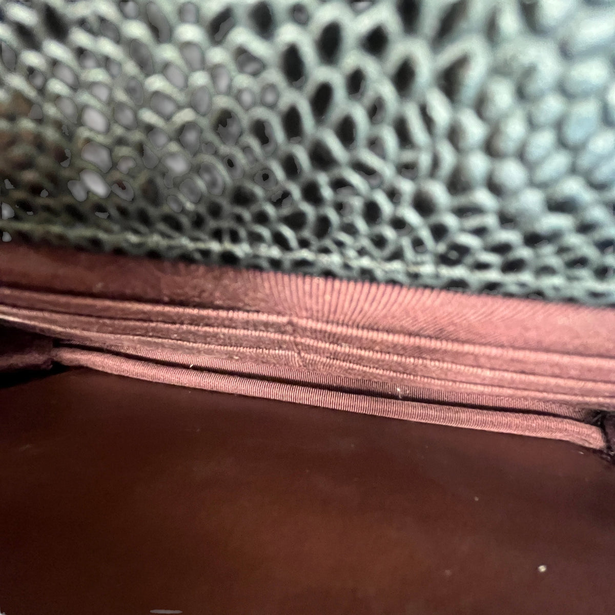 Women's Caviar Quilted Classic Wallet On Chain Crossbody Bag Black - Photo 12