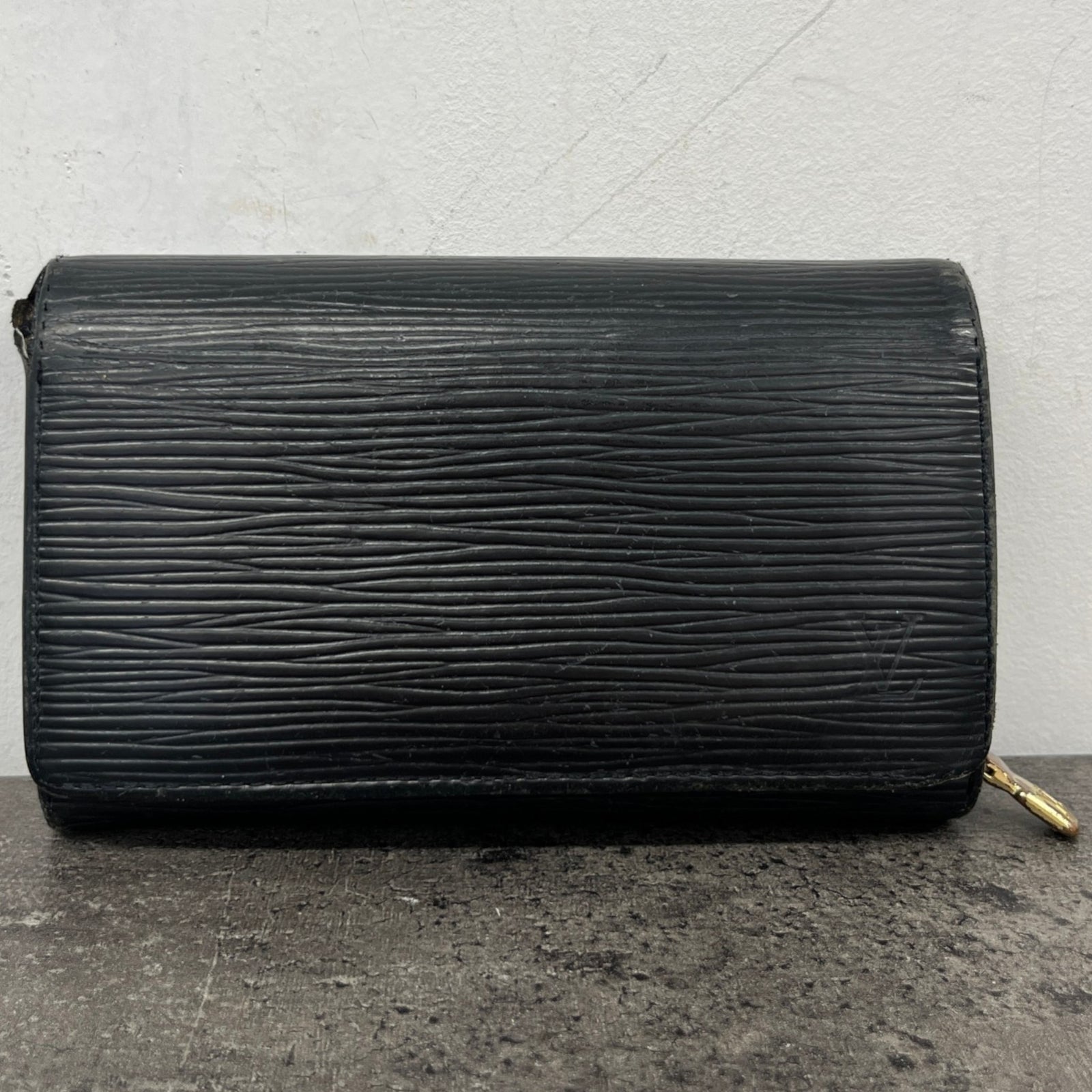 Women's Epi Logo Embossed Purse Black - Photo 9