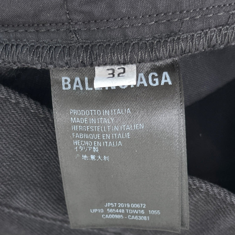 Men's Straight Embossed Logo Jeans Black Size M / W32