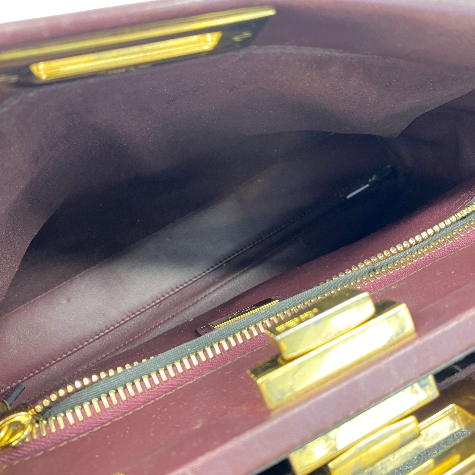 Women's Medium Wave Peekaboo Handbag Burgundy - Photo 8
