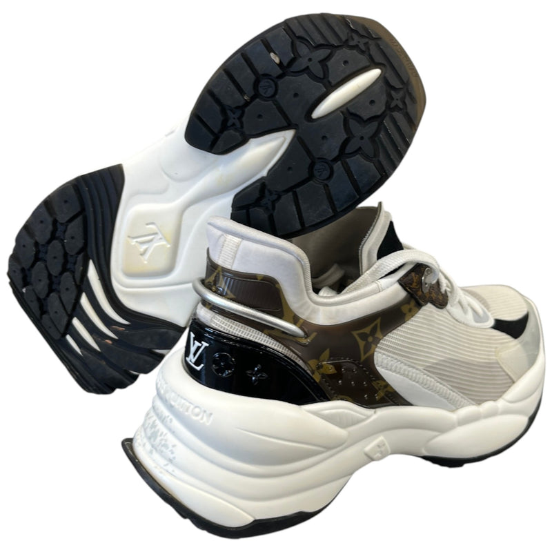 Women's Monogram Run 55 Low Trainers White Size EU 38 / UK 5
