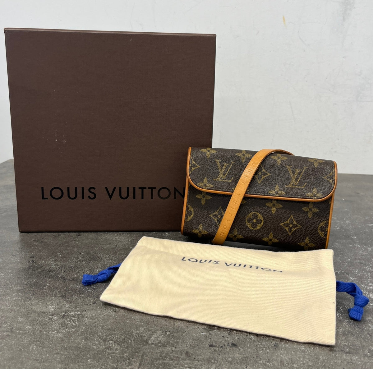 Women's Pochette Florentine Monogram Belt Bag Brown - Photo 12