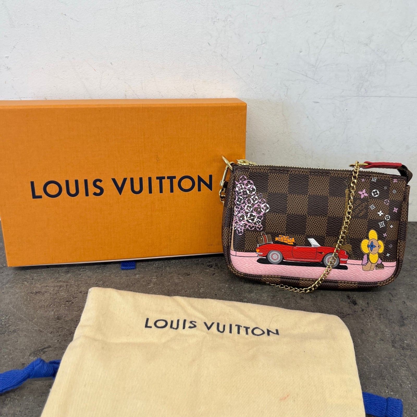 Women's Monogram Pochette Accessories Paris Bag Brown - Photo 12