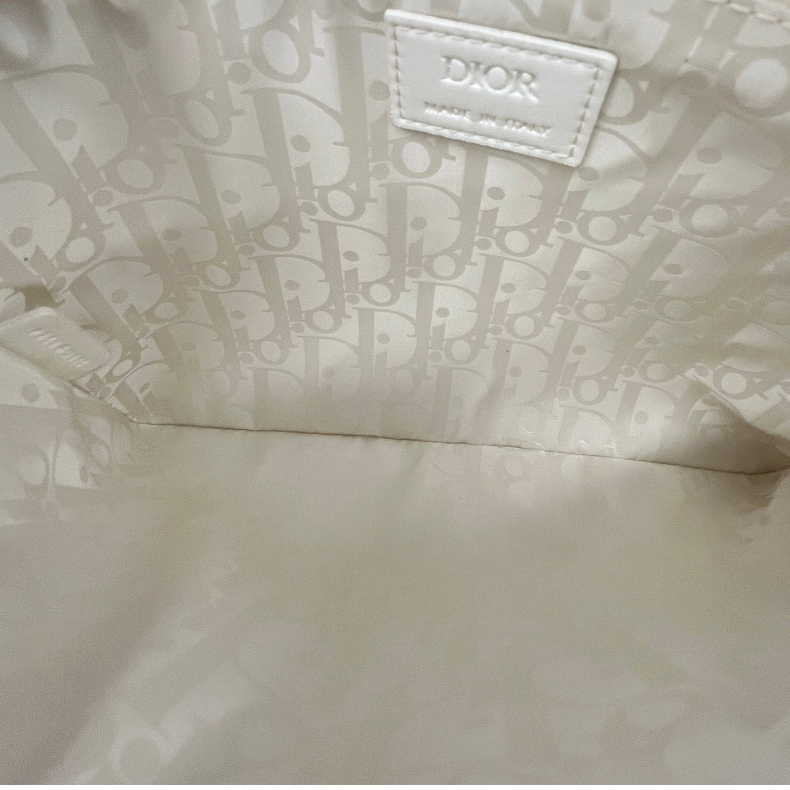 Women's Couture Vinyl Pouch White - Photo 8