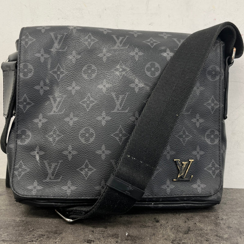Men's Monogram District Pm Messenger Bag Black