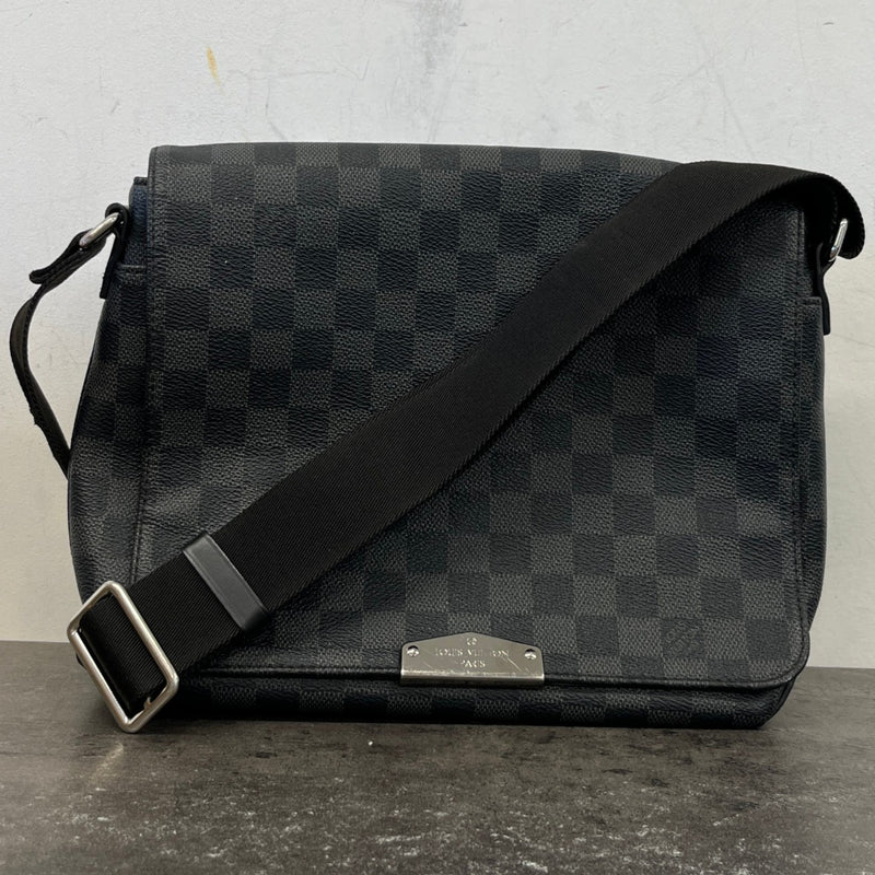 Men's Damier Graphite District Messenger Bag Black