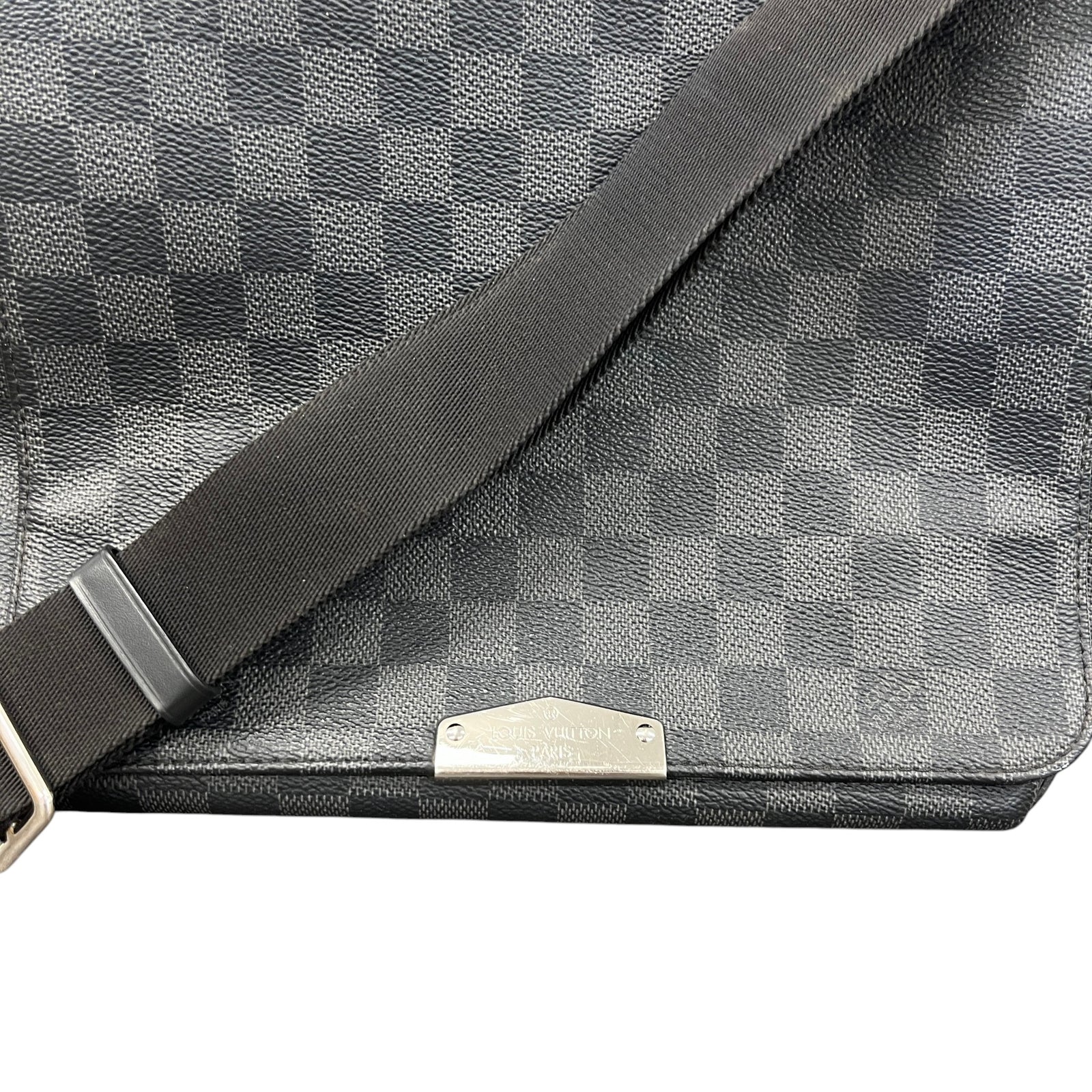 Men's Damier Graphite District Messenger Bag Black - Photo 7