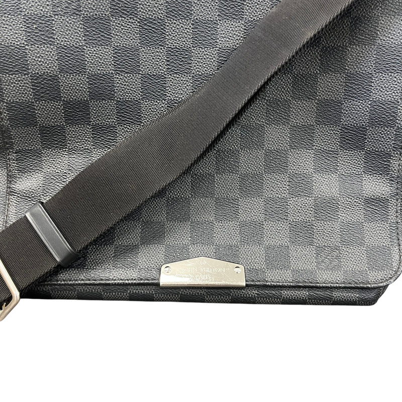 Men's Damier Graphite District Messenger Bag Black