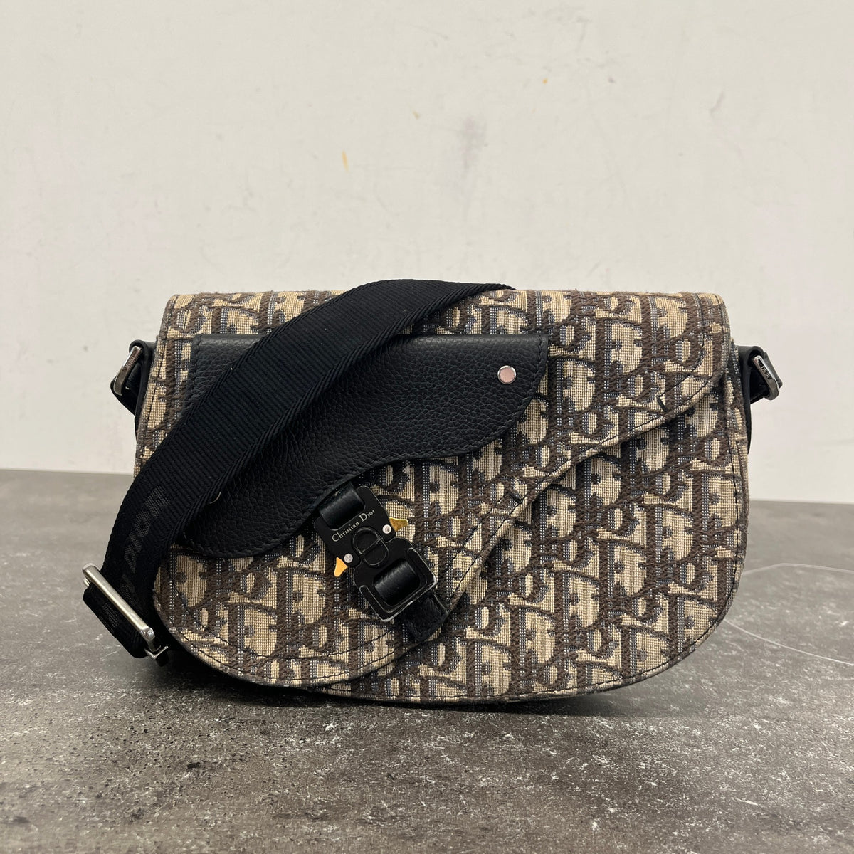 Men's Oblique Saddle Messenger Bag Beige - Photo 12