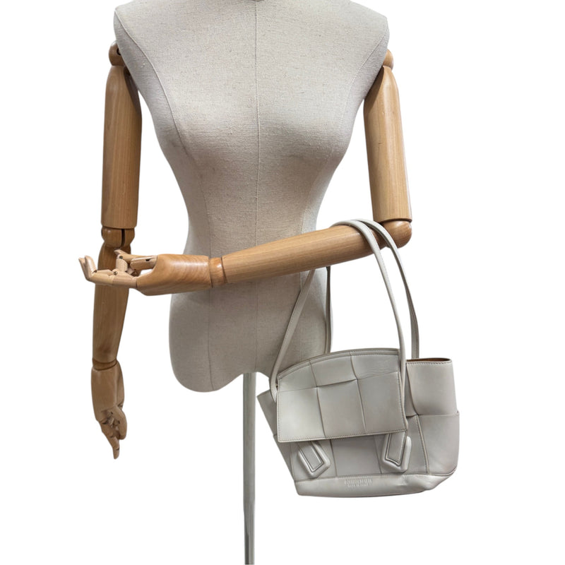 Women's Arco Small Handbag Cream