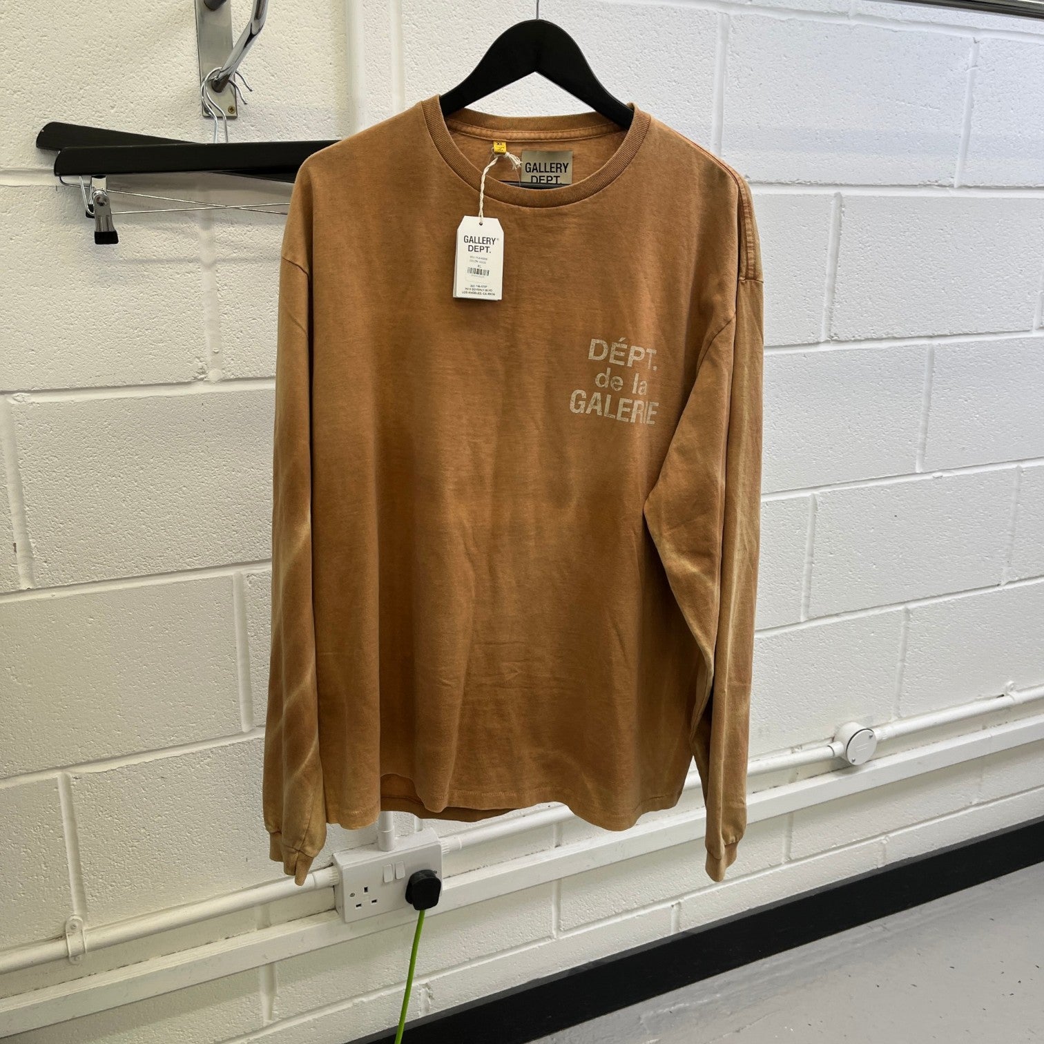 Men's Washed Distressed Logo Print Long Sleeve T-Shirt Beige Size XL - Photo 8