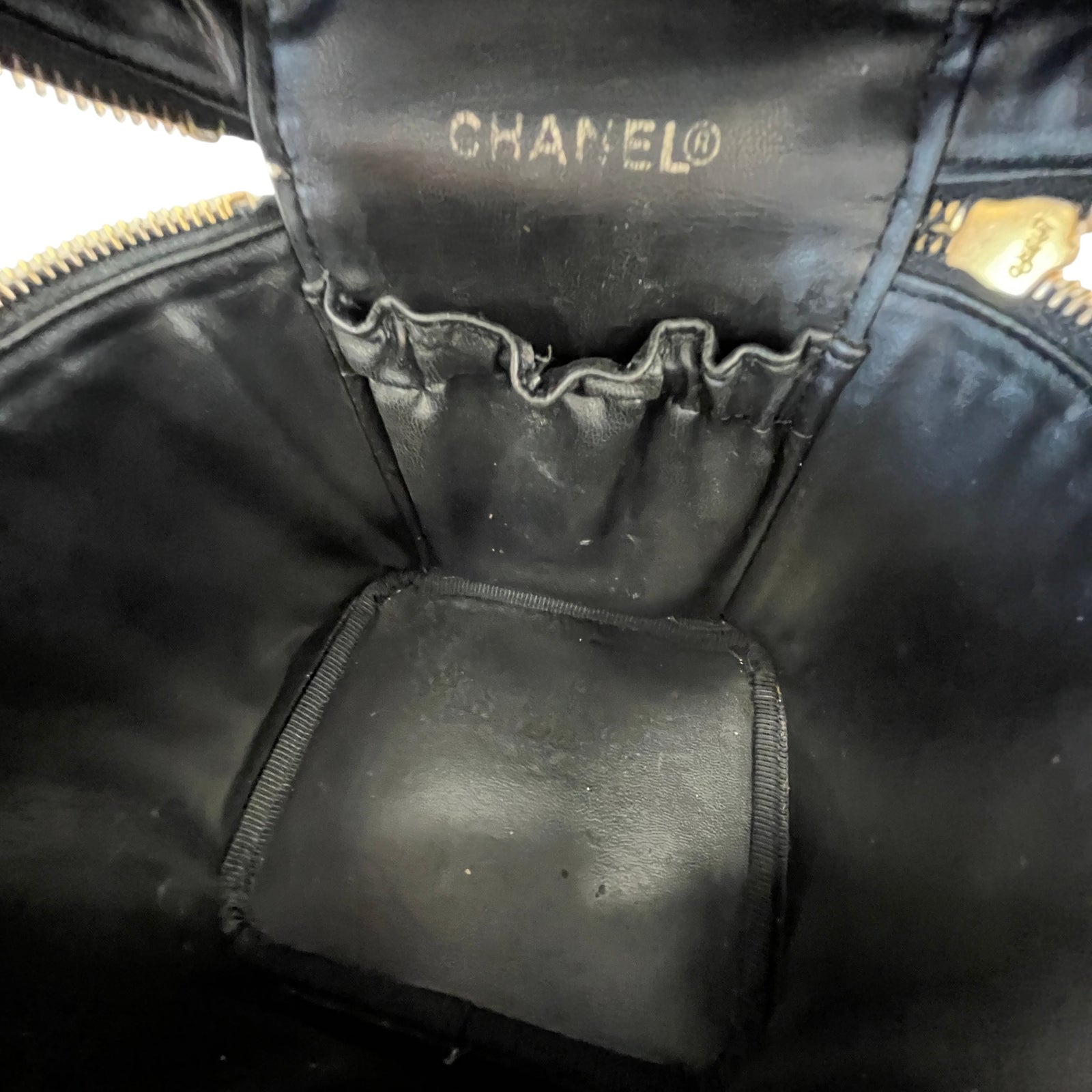Women's Vintage CC Vanity Handbag Black - Photo 9
