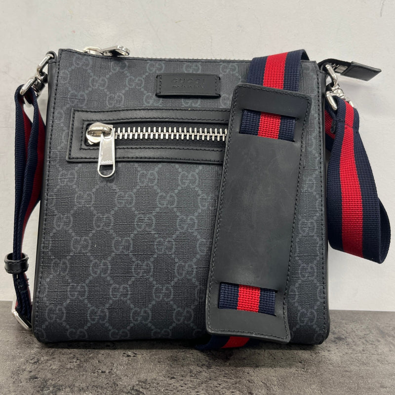 Men's Gg Supreme Messenger Bag Black