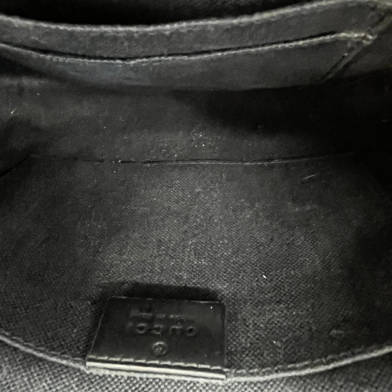Men's Gg Supreme Messenger Bag Black