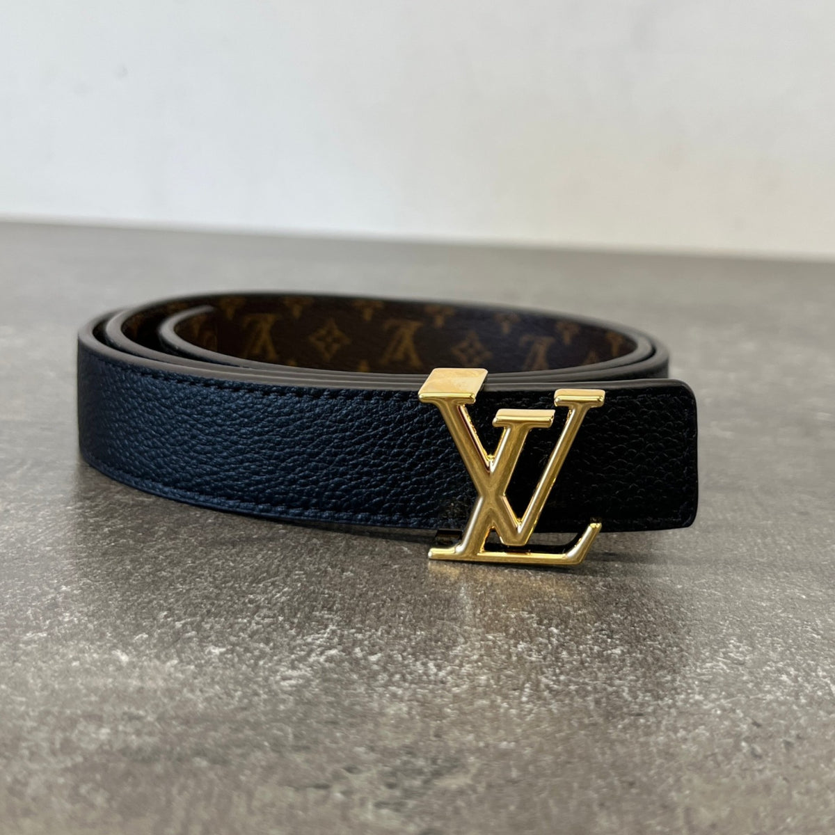 Women's Reversible Monogram Belt Brown Size W30 - Photo 10