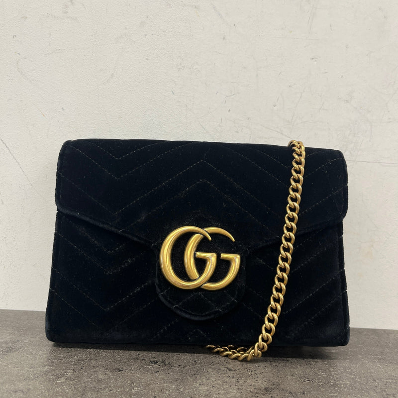 Women's GG Marmont Matelassé Handbag Black