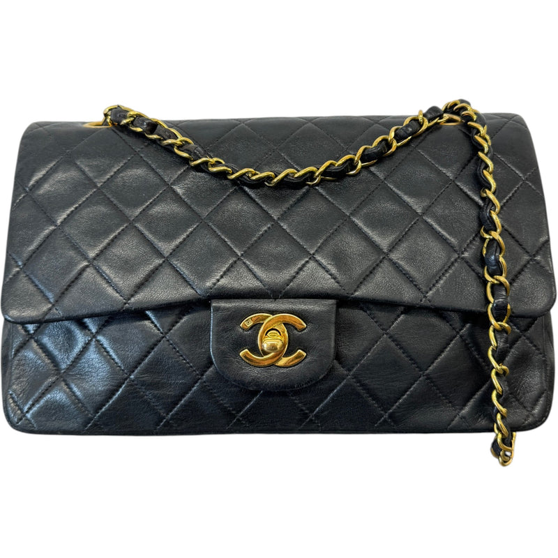 Women's Classic Flap Medium Handbag Black