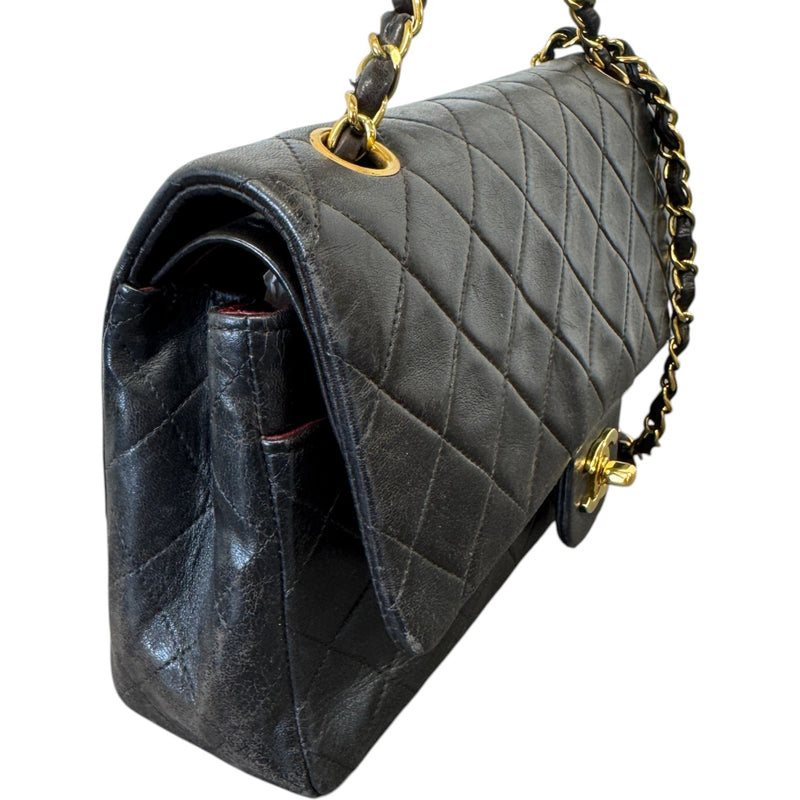 Women's Classic Flap Medium Handbag Black