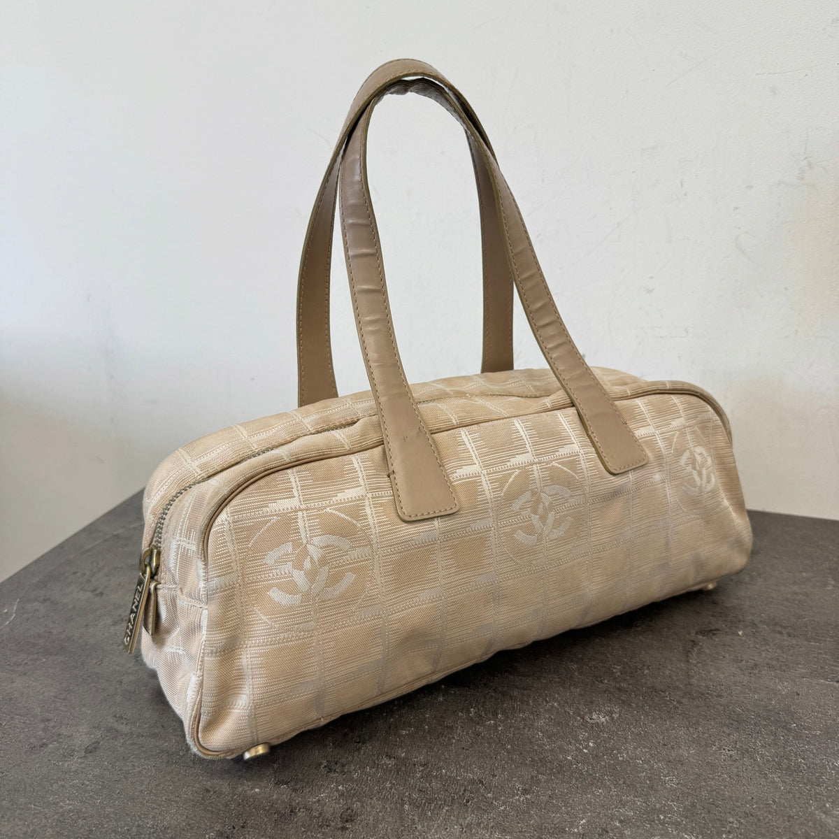 Women's Travel Line Bowler Handbag Beige - Photo 17