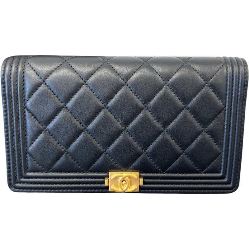 Women's Quilted Caviar Leather Boy Purse Black