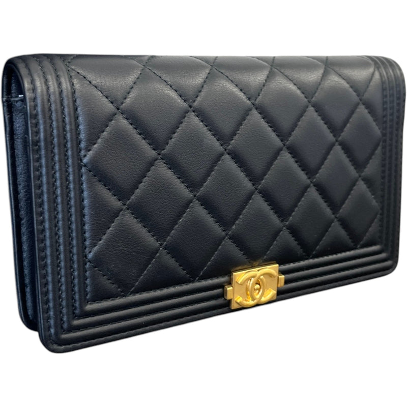 Women's Quilted Caviar Leather Boy Purse Black
