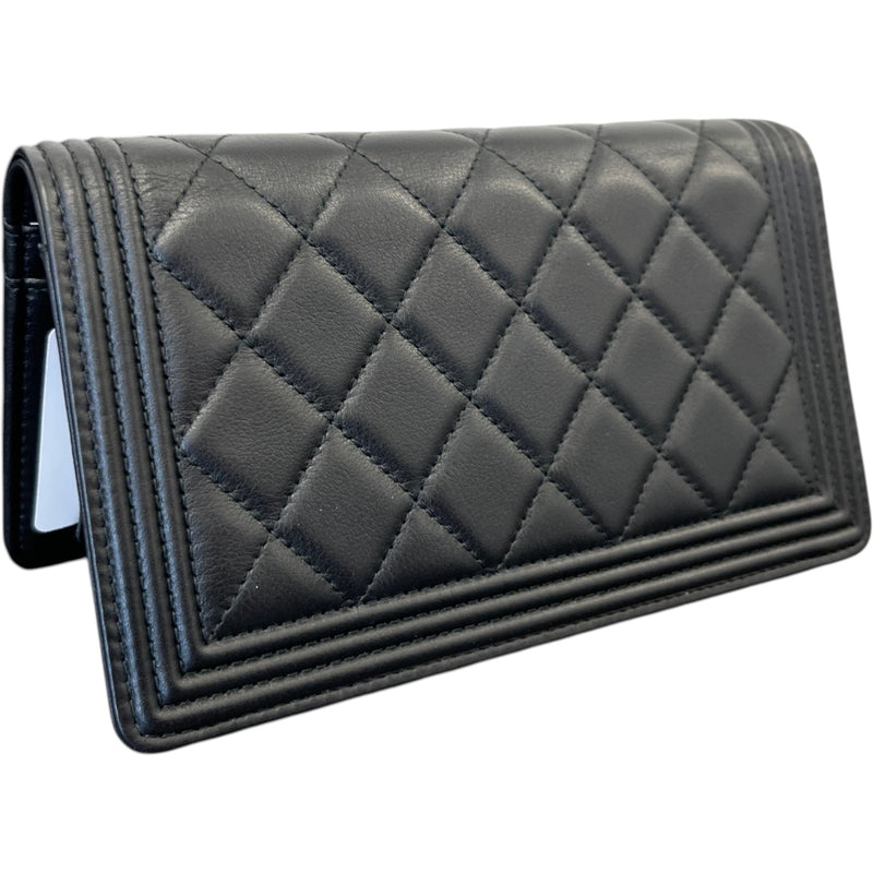 Women's Quilted Caviar Leather Boy Purse Black