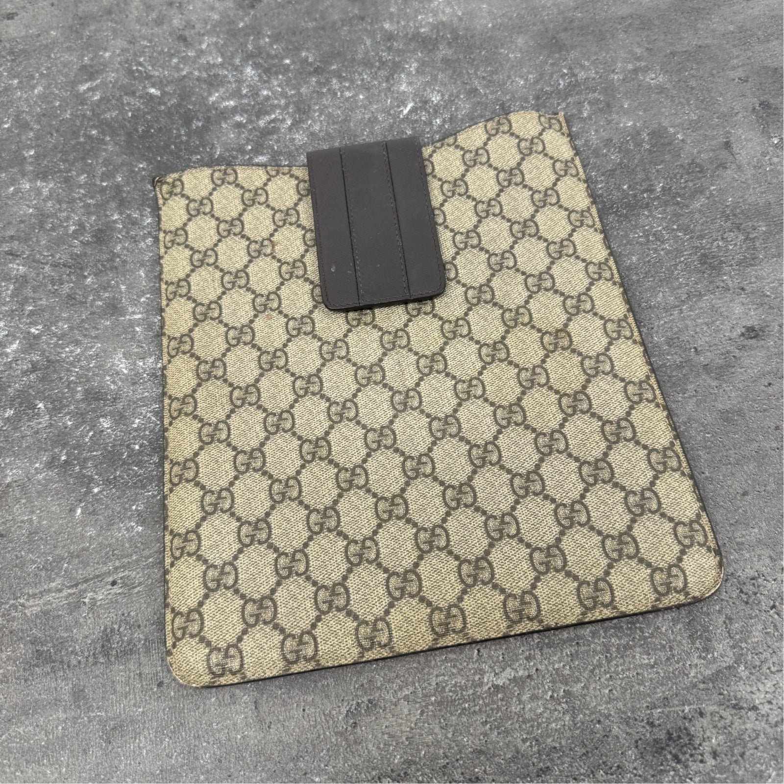 Women's GG Supreme Ipad Phone Case Beige - Photo 11