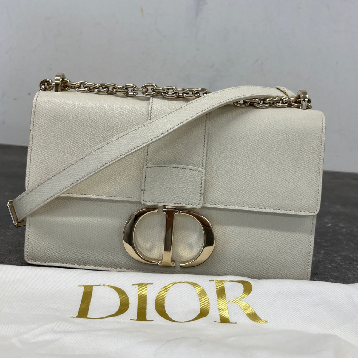 Women's 30 Montaigne Handbag Cream - Photo 13