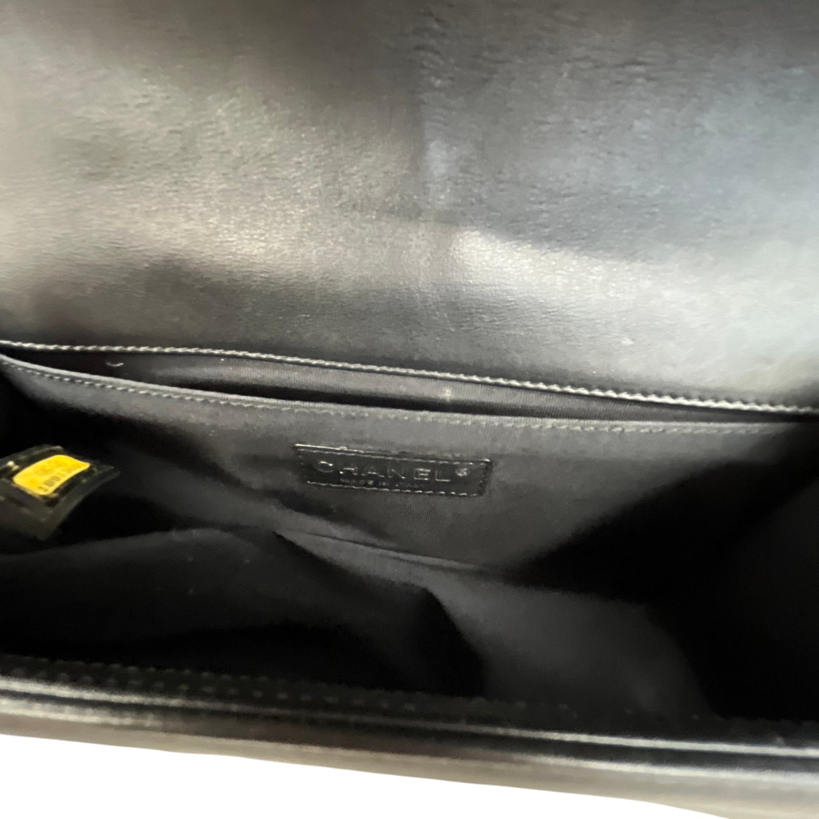 Women's Chevron Quilted Old Medium Boy Flap Bag Black - Photo 10