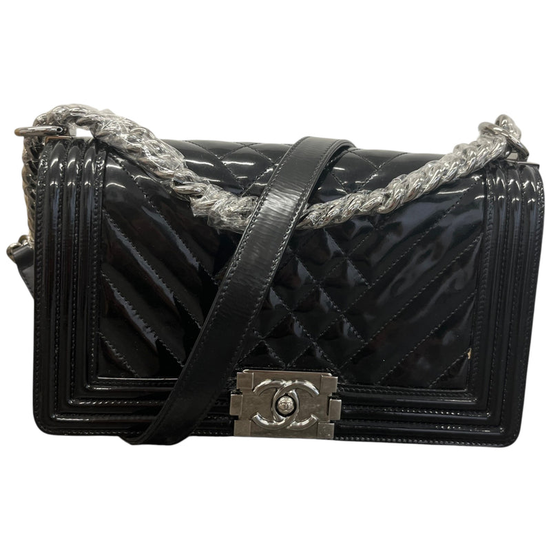 Women's Chevron Quilted Old Medium Boy Flap Bag Black