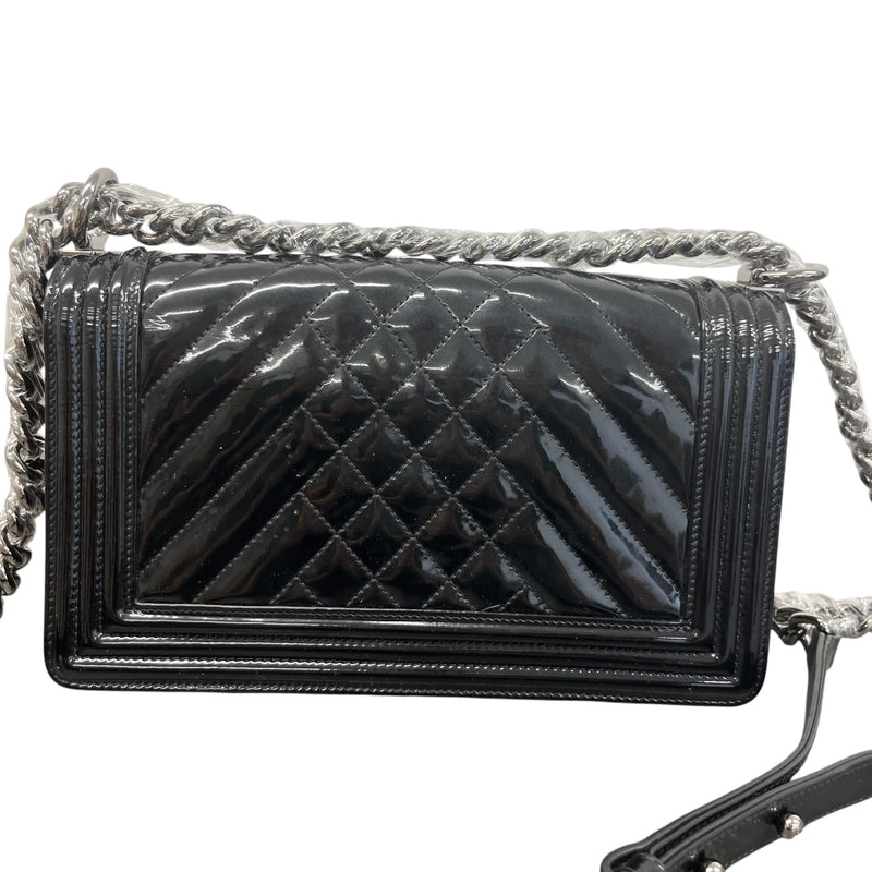 Women's Chevron Quilted Old Medium Boy Flap Bag Black