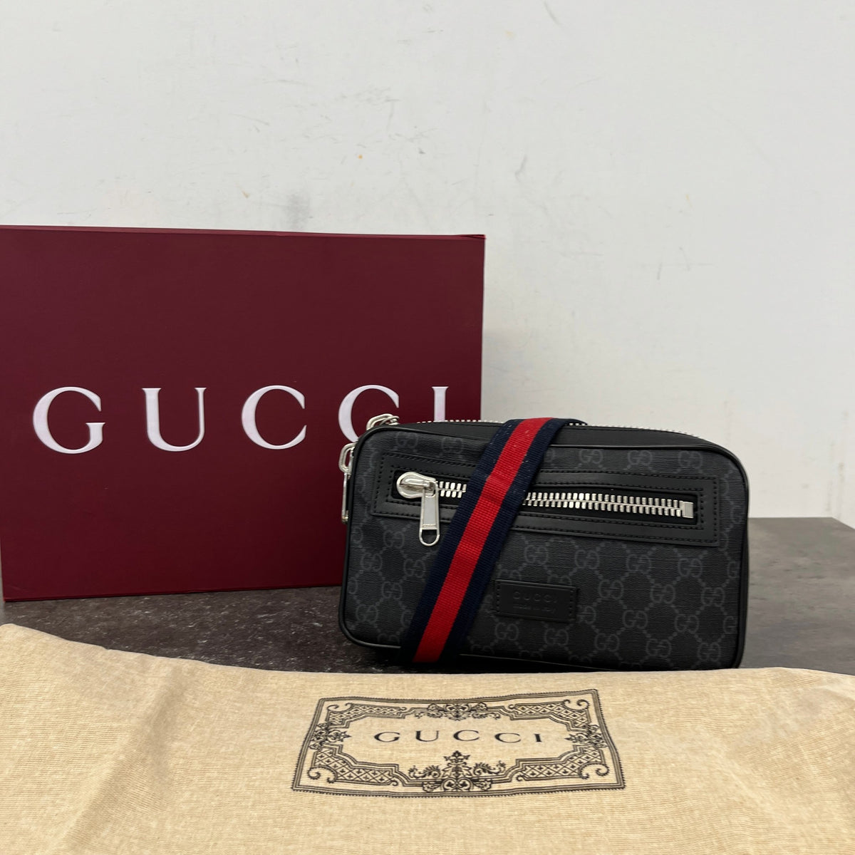 Men's GG Supreme Belt Bag Black - Photo 12
