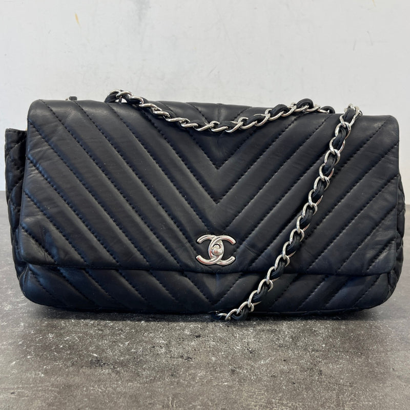Women's Chevron Flap Bag Black