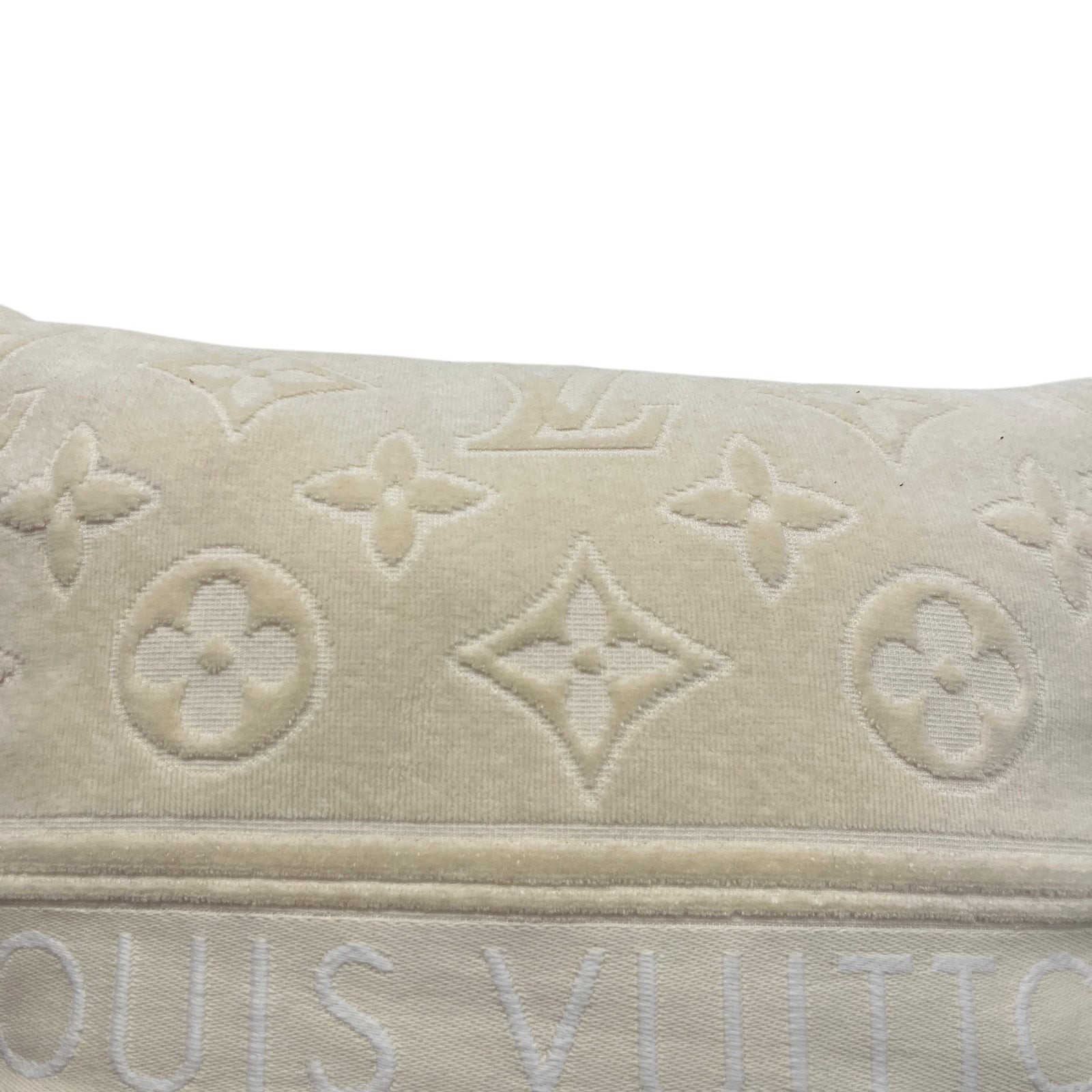 Women's LVacation Beach Pillow Cream - Photo 7