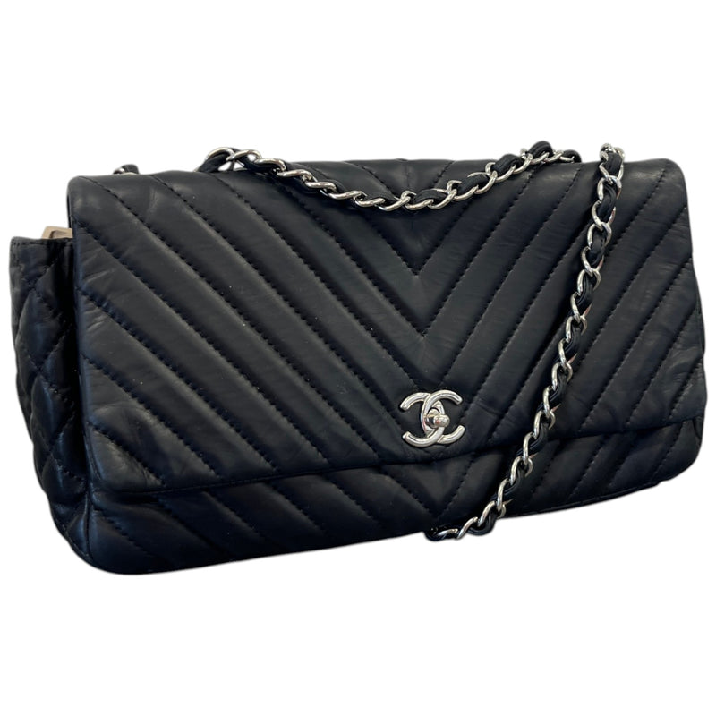 Women's Chevron Flap Bag Black