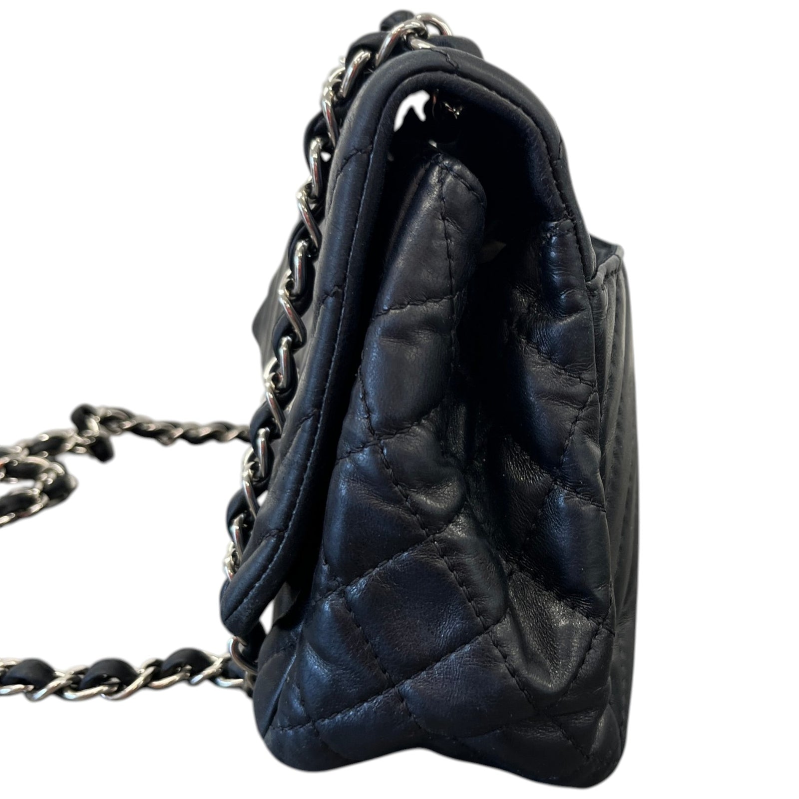 Women's Chevron Flap Bag Black - Photo 7