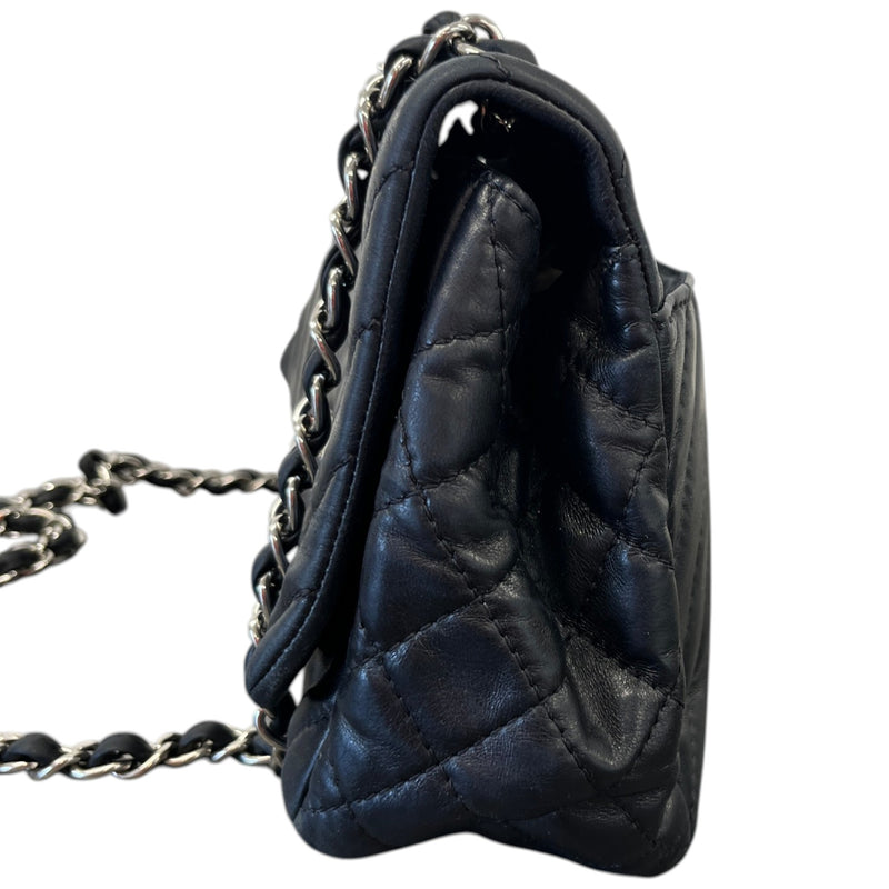 Women's Chevron Flap Bag Black