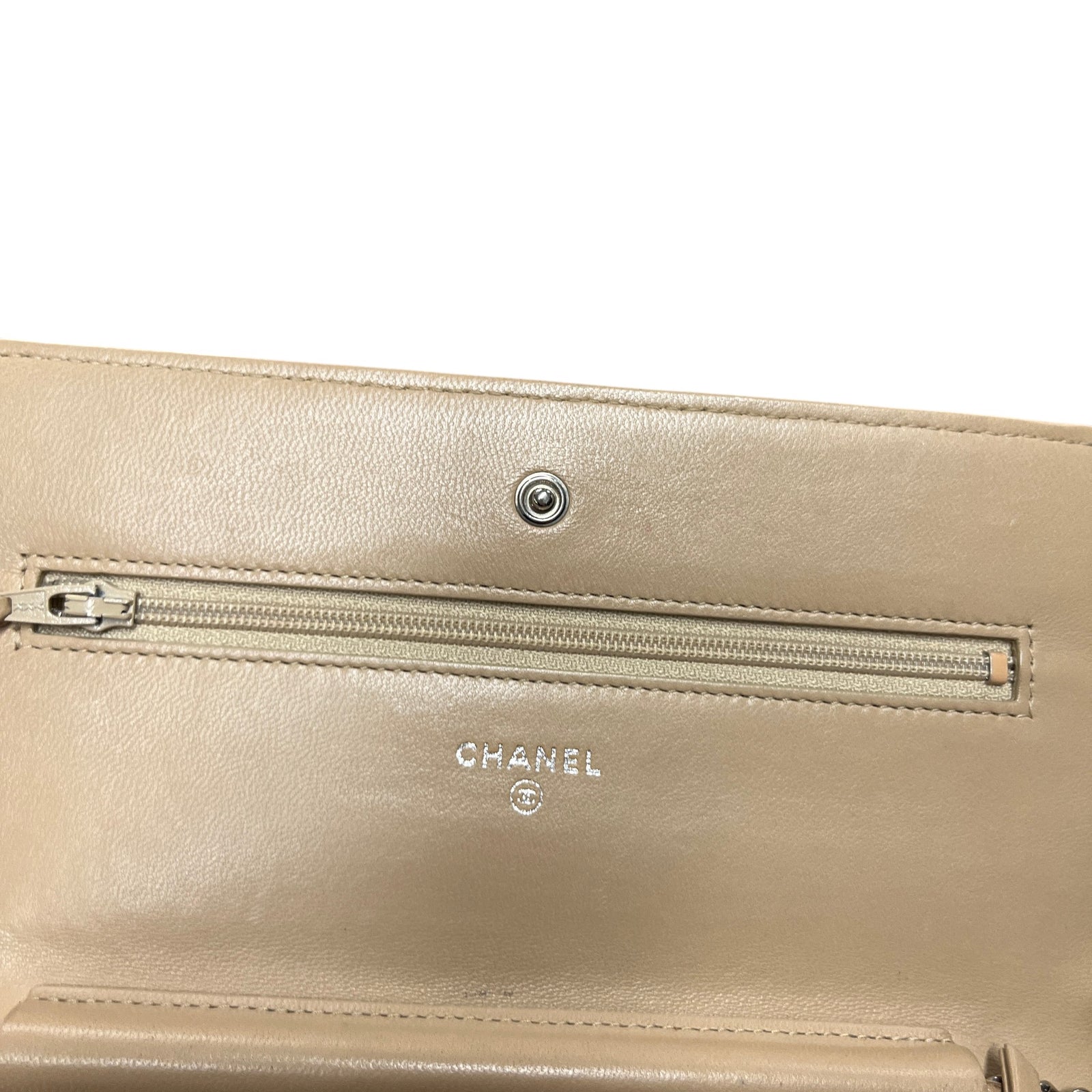 Women's Classic Wallet on Chain Crossbody Bag Beige - Photo 10