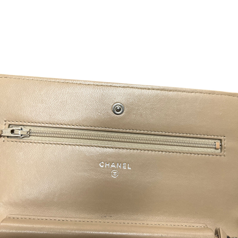 Women's Classic Wallet on Chain Crossbody Bag Beige