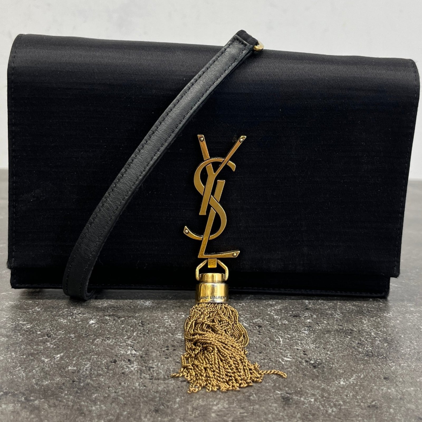 Women's Kate Small Tassel Handbag Black - Photo 13