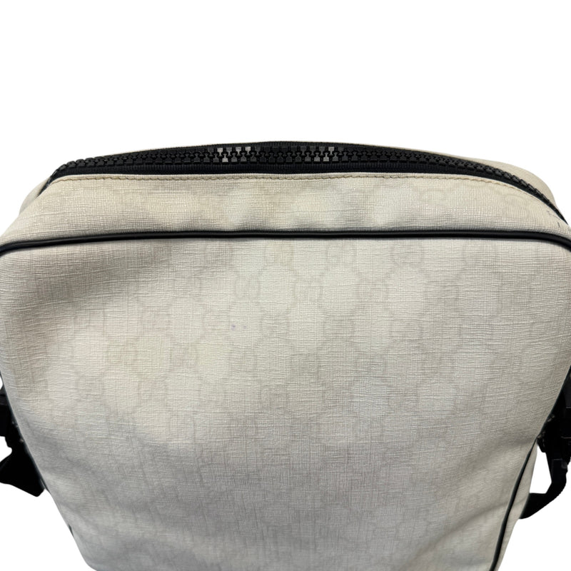 Men's Gg Supreme Messenger Bag White