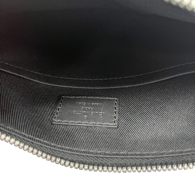 Men's Damier Infini Discovery Messenger Bag Black